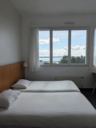 Standard Twin room with sea view
