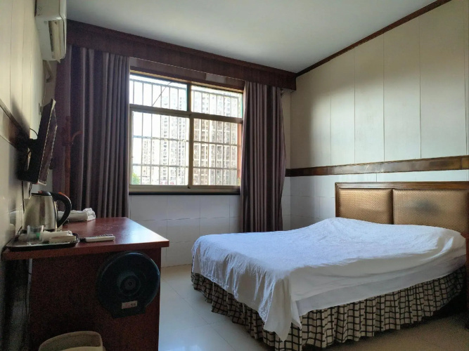 Lvjing Hotel