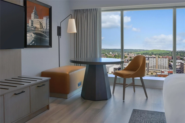 Standard Double room with city view
