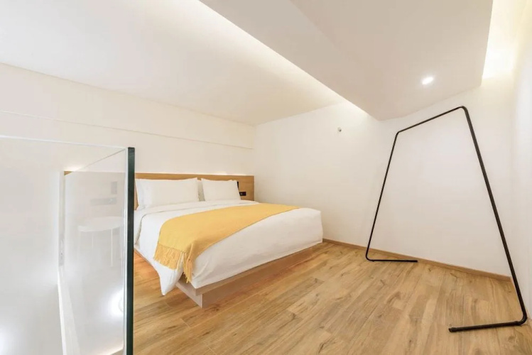 Rezen Sunbow Hotel