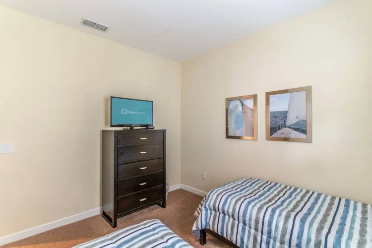 Sextuple Apartment