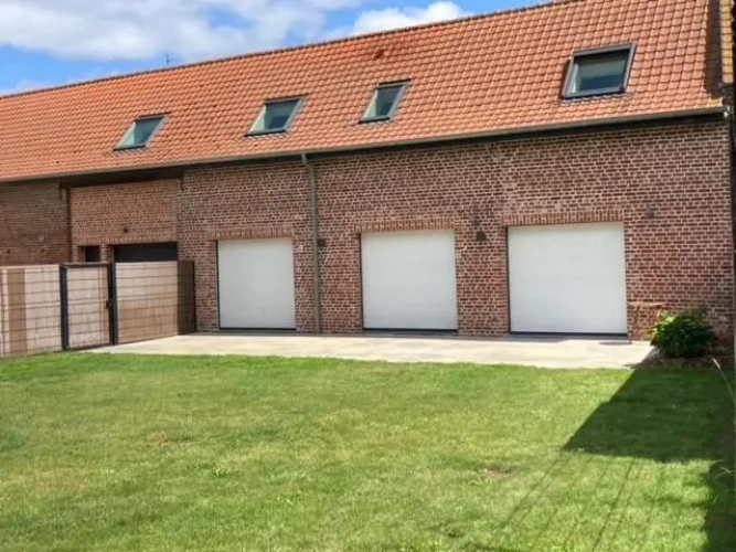 3 Bedrooms Cottage