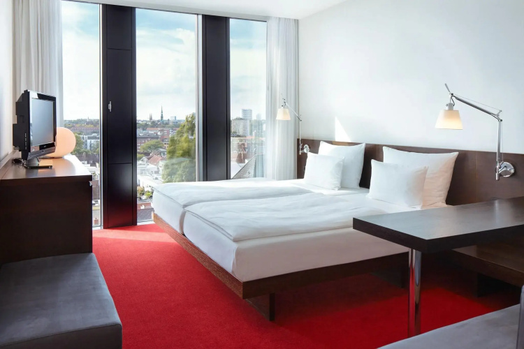 Empire Riverside Hotel