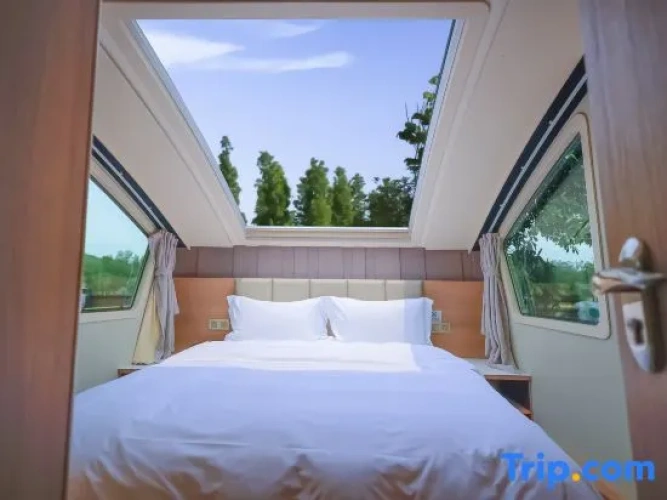 Family Suite with lake view