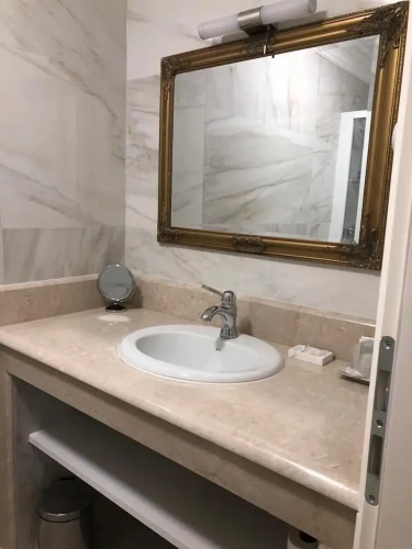 1 Bedroom Deluxe Double Basement room with garden view