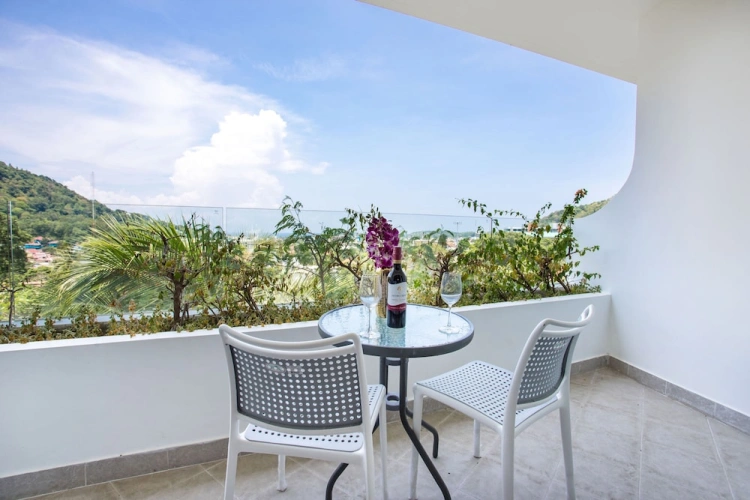 1 Bedroom Apartment with balcony and with sea view