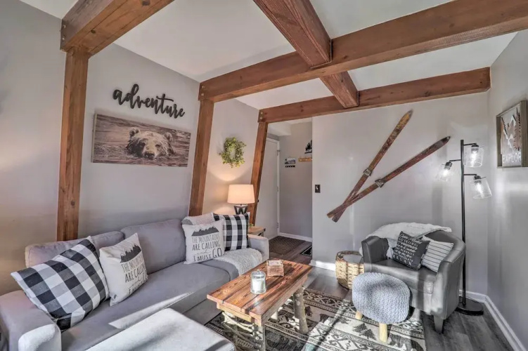 2 Mi to Dtwn: Banner Elk Mtn Townhome w/ Deck!