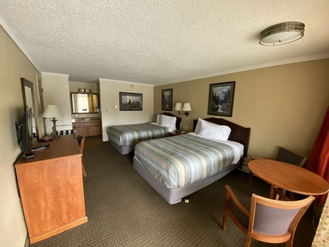 Deluxe Quadruple room with balcony