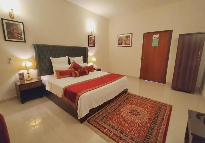 Hotel Gulberg Grand