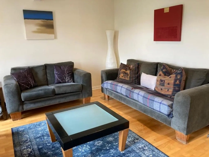 2 Bedrooms Apartment