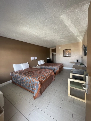 2 Bedrooms Economy room