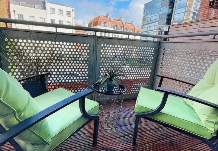 Flat 4 Pembroke Court