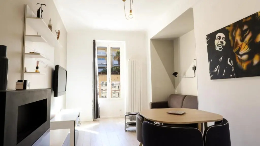 Apartment Port