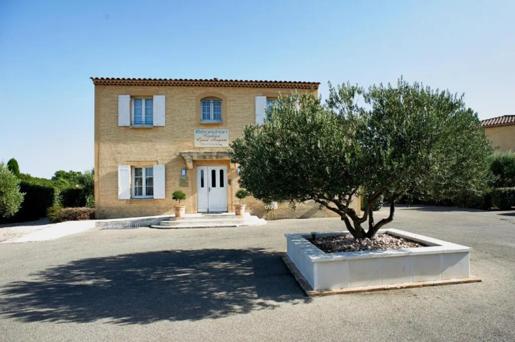 ResidHotel Golf Grand Avignon