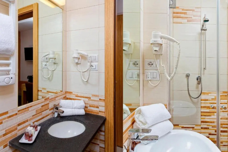 Hotel Airone