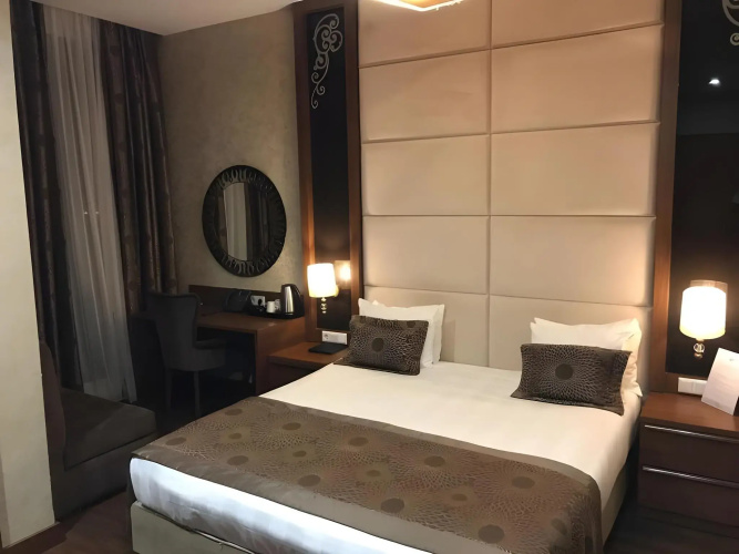 Grand Hotel Downtown