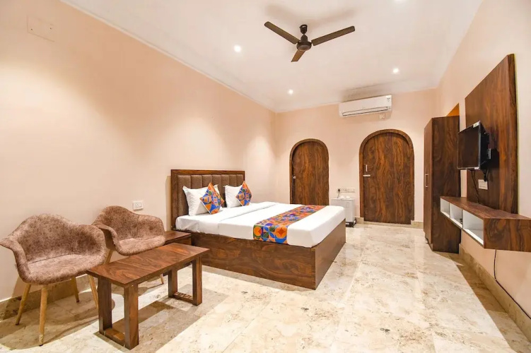 FabHotel Golden Suites