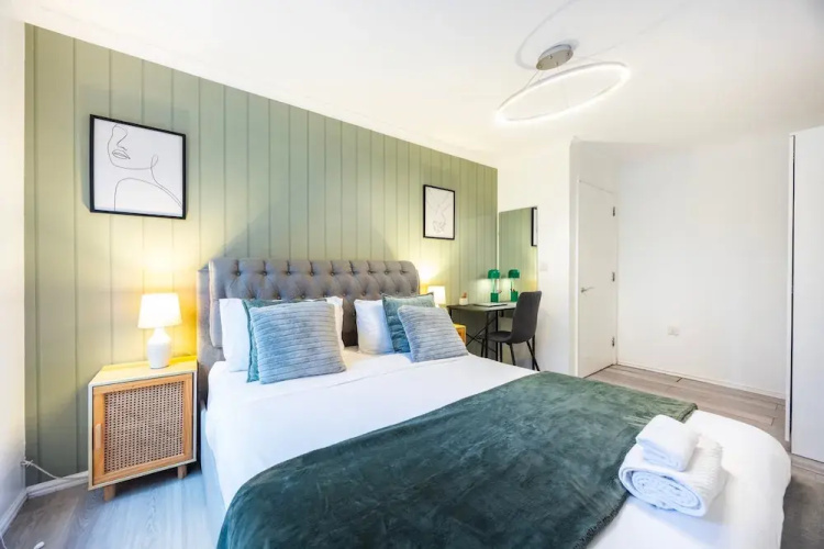 London Oasis Apartment Escape