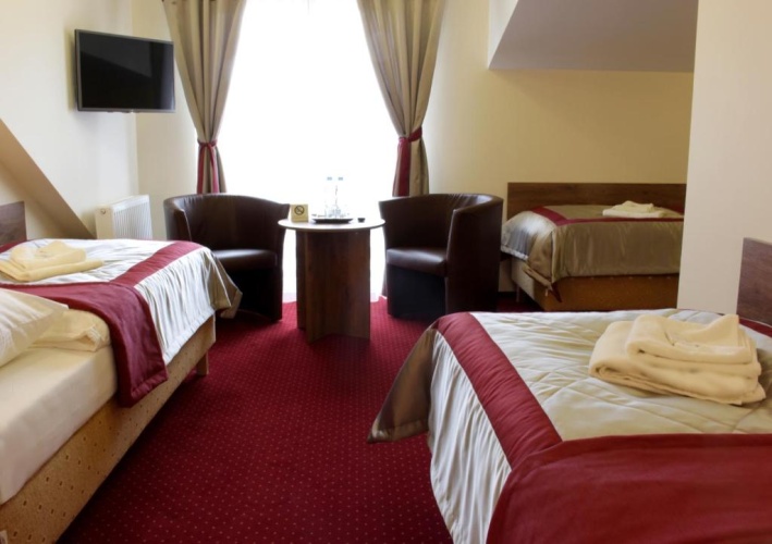Standard Triple room