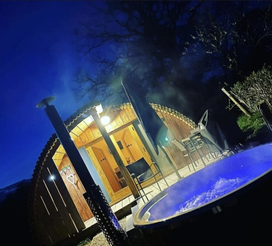 Cilsane Lodges-towy With hot tub