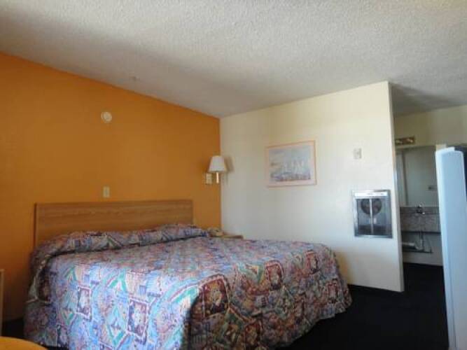 Paradise Golf & Lake Resort Over view