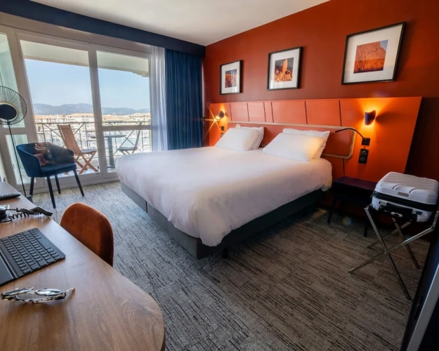 Classic Double room with balcony and with harbour view