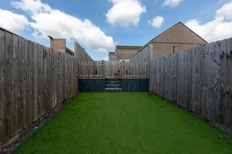 Bright 3-bed Swansea House + Parking