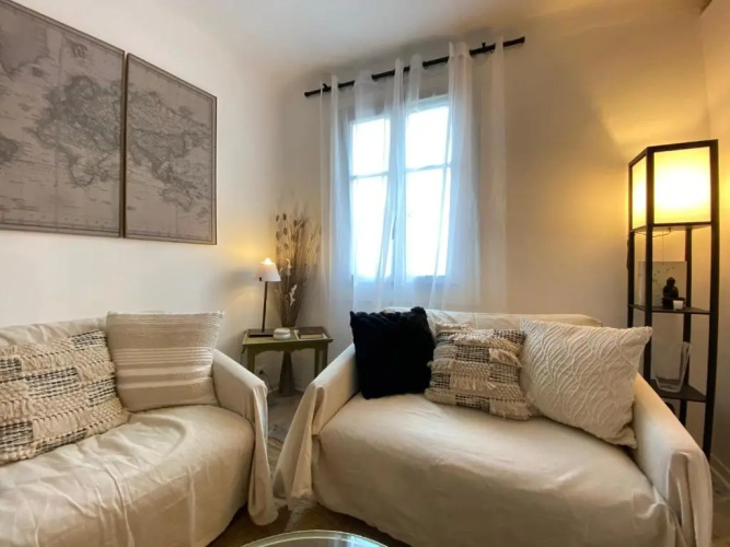 06M - Vieil Antibes beau duplex avec terrasse vue mer