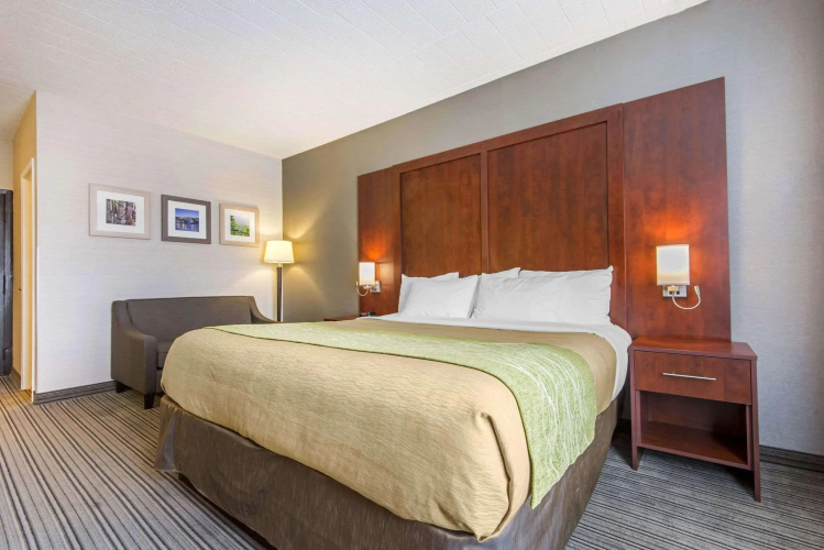 Holiday Inn Express & Suites