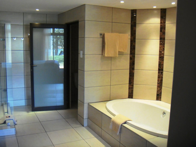 African Sky Hotels - Pine Lake Inn