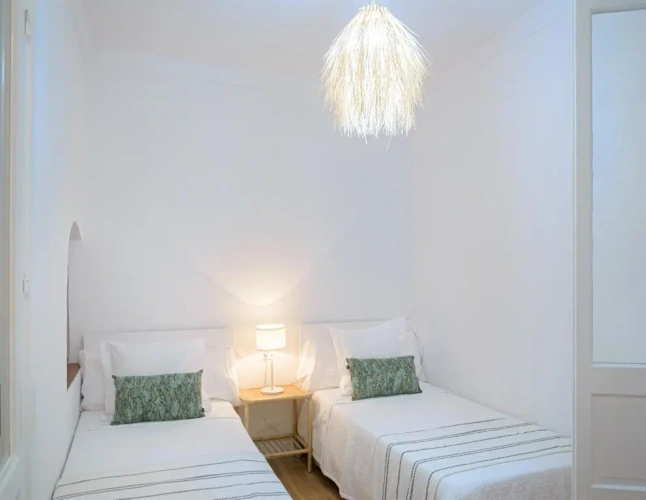 Standard Twin Basement room