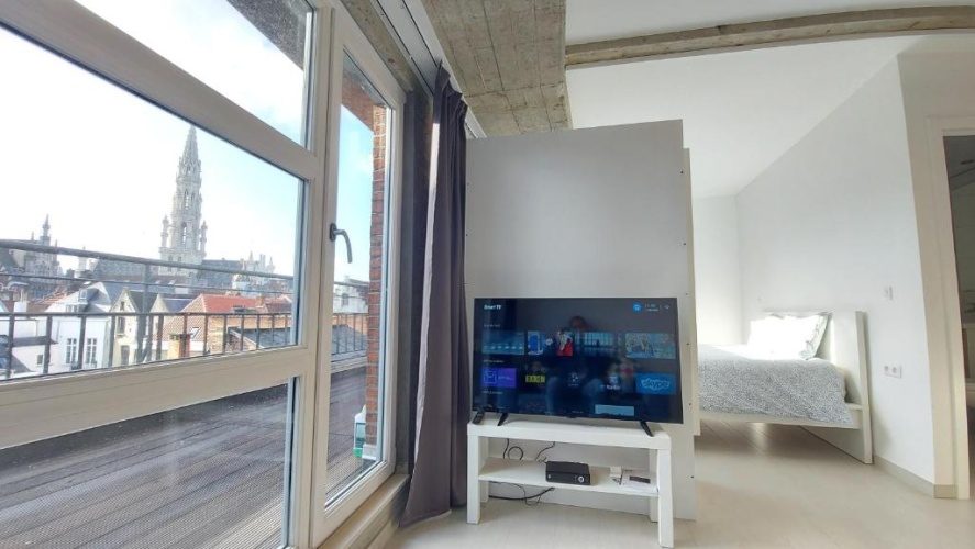 Deluxe Studio