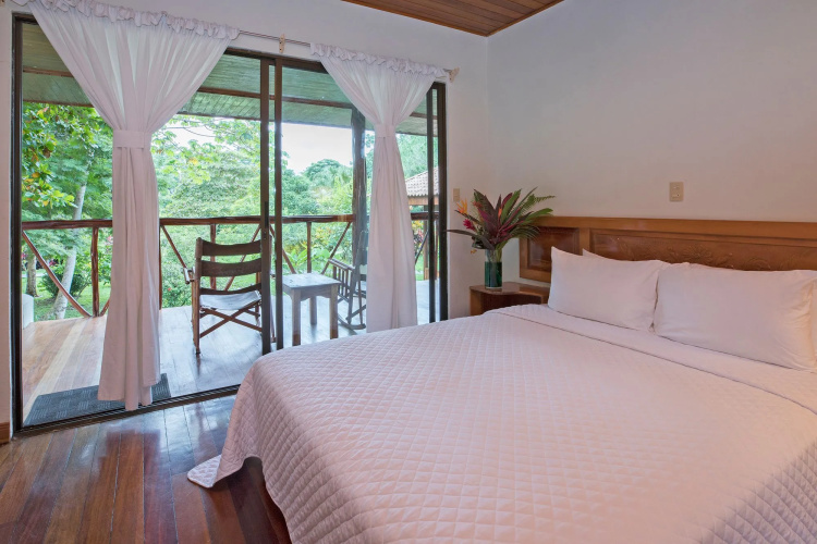 Crocodile Bay Resort