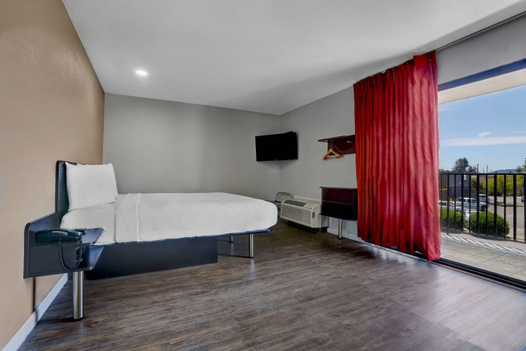 Motel 6 Ukiah, CA