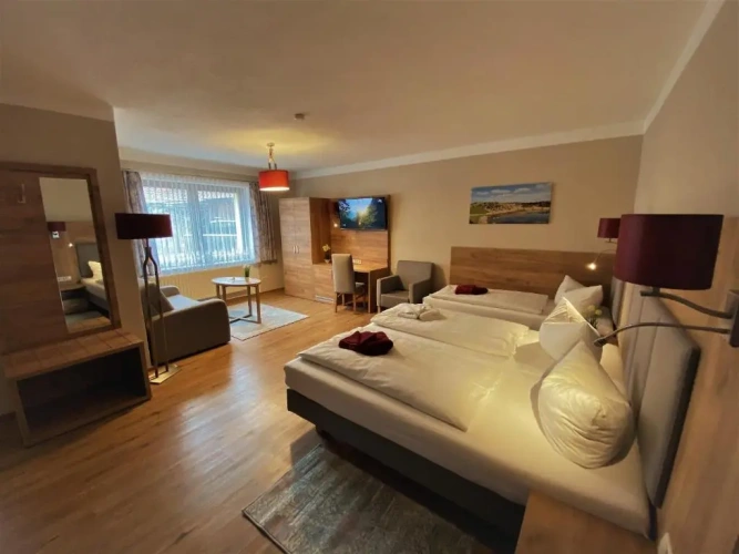 Standard Triple room
