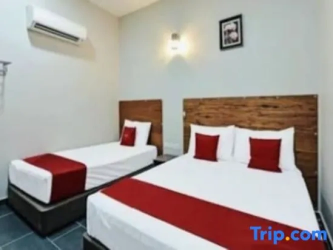 Deluxe Triple Suite