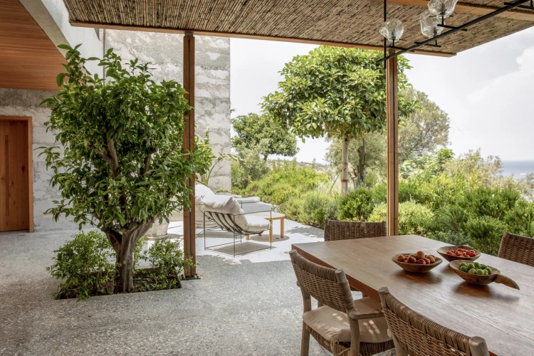 2 Bedrooms Villa