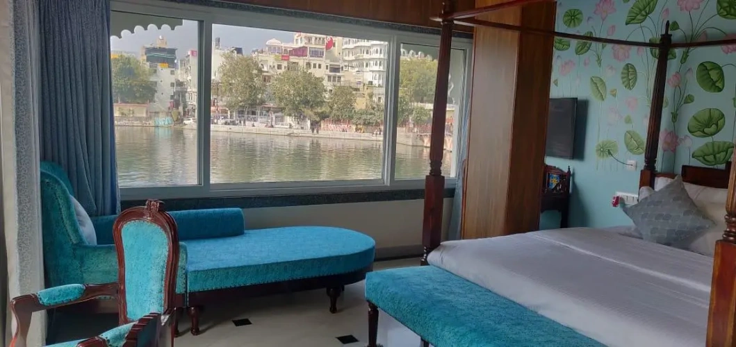 Suite with balcony