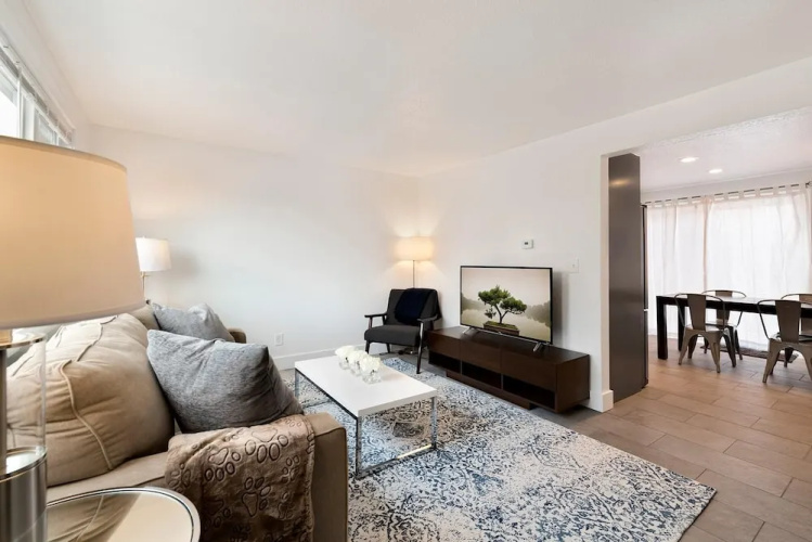 Comfortable Abode Near Historic Downtown