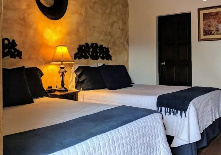 Standard Quadruple room with balcony and with city view