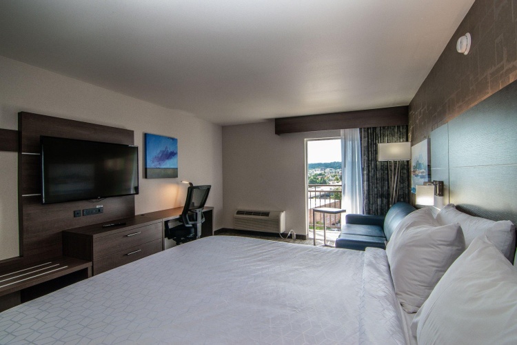 Standard Double room with balcony and with city view