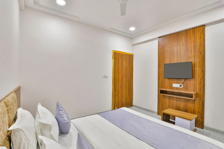 FabHotel Parkland A