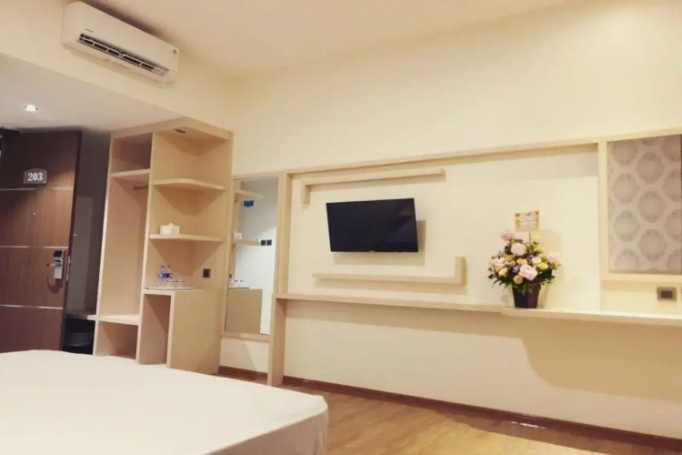 Blitz Hotel Batam Centre