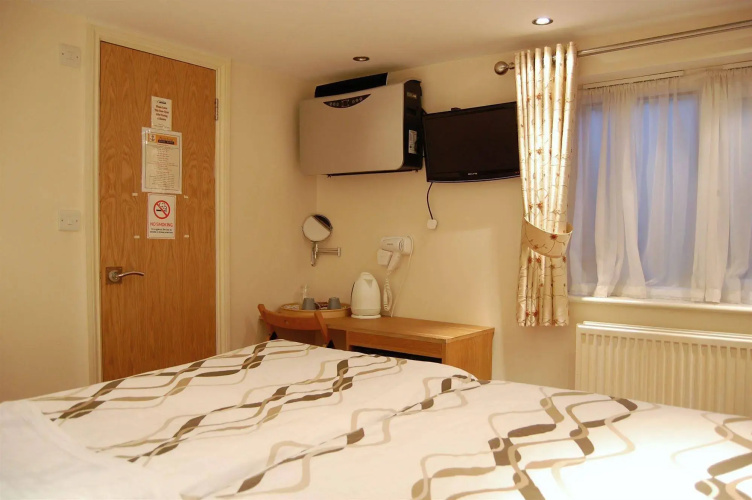 Anchor Hotel