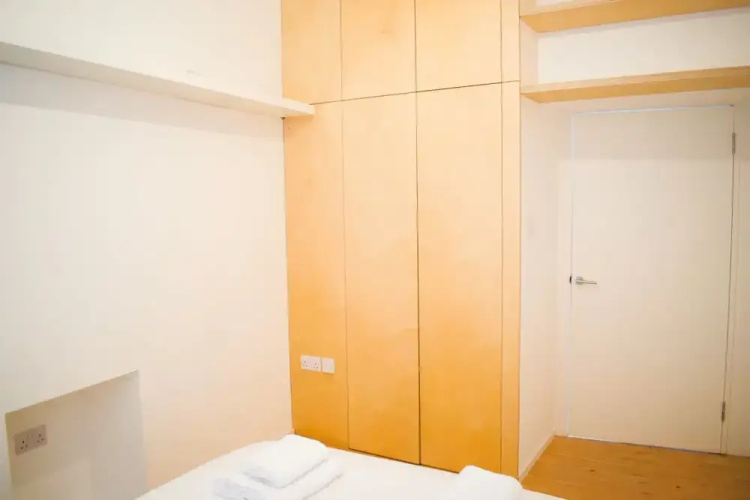Bright And Modern 2 Bedroom Flat