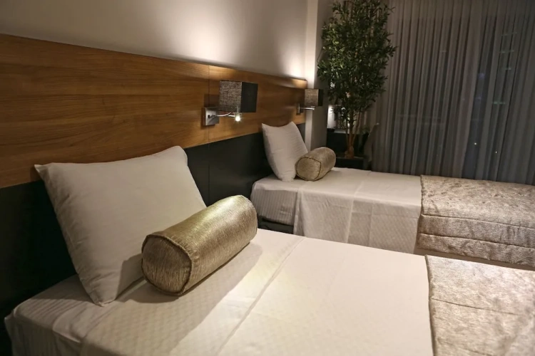 Standard Twin room with balcony