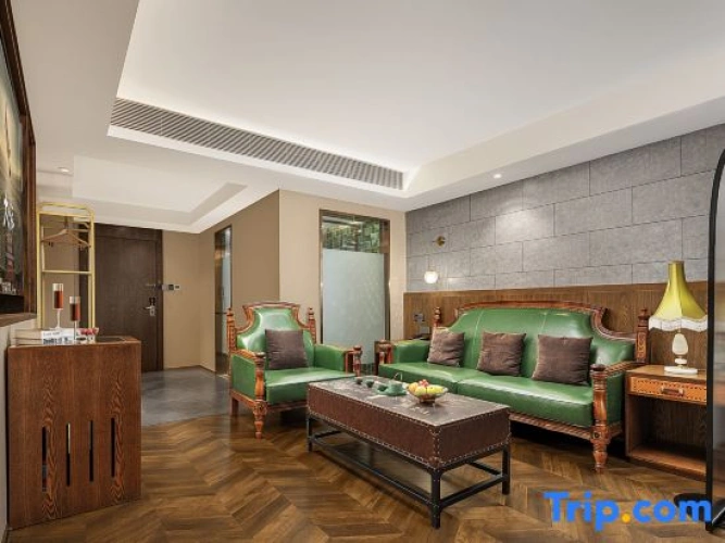 Deluxe Double Suite