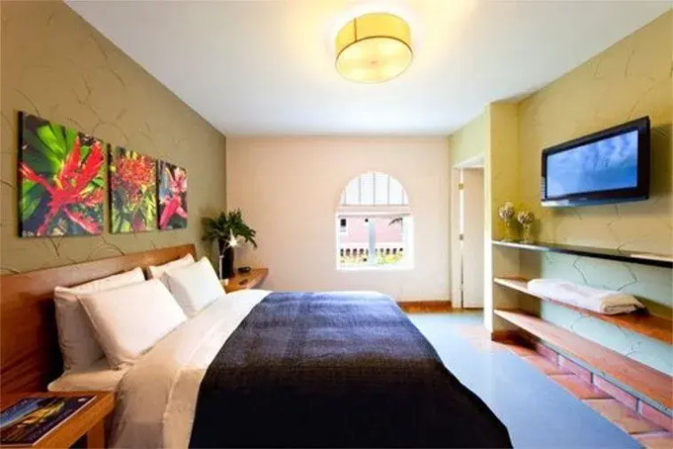 Espanola Way Suites