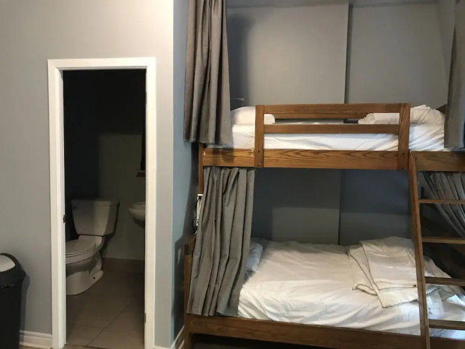 The Clarence Park - Hostel
