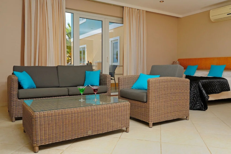 Den Laman Condominiums